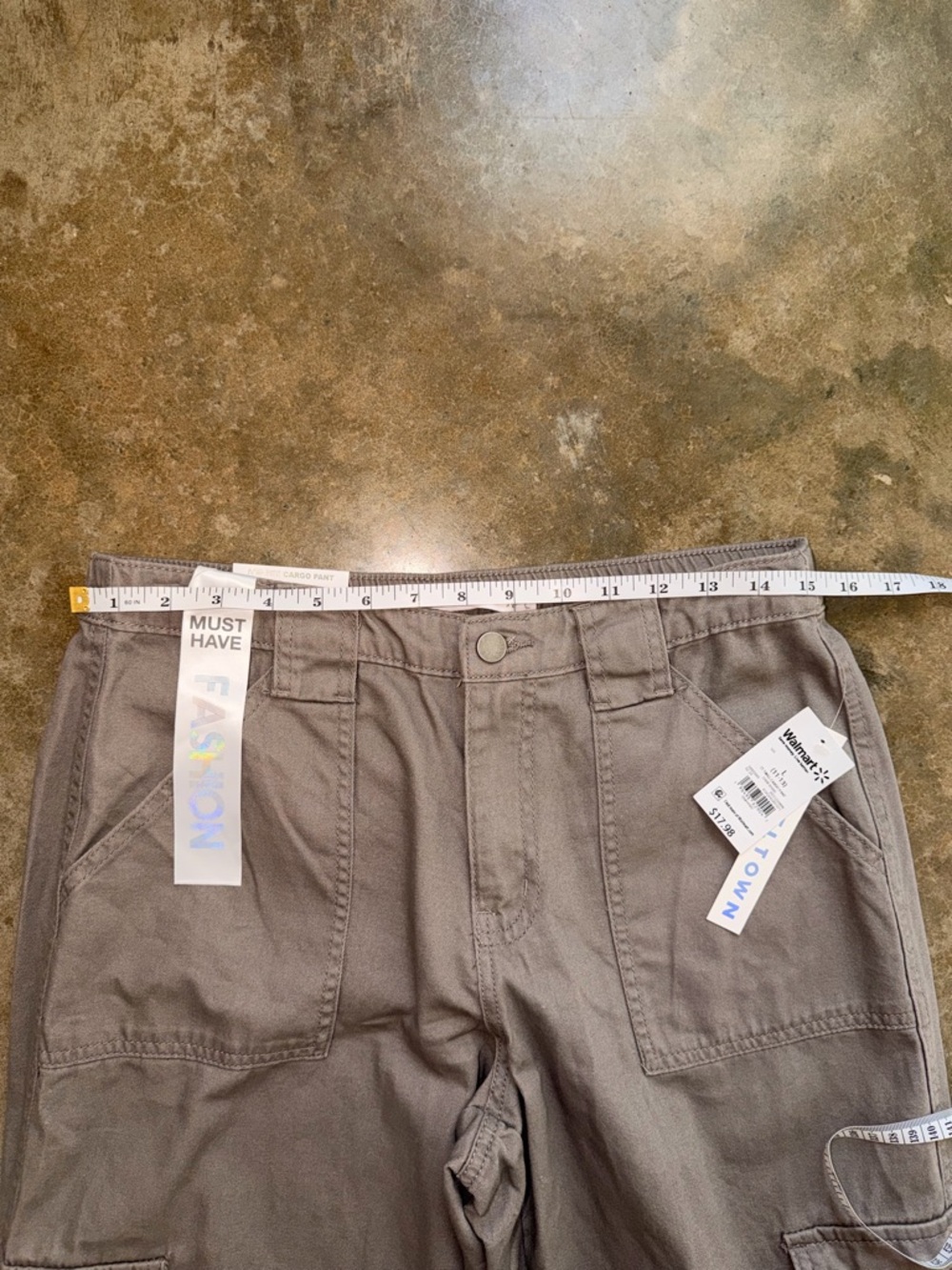 Tinseltown Taupe Wide-Leg Cargo Pants - Size L - Picture 3 of 9